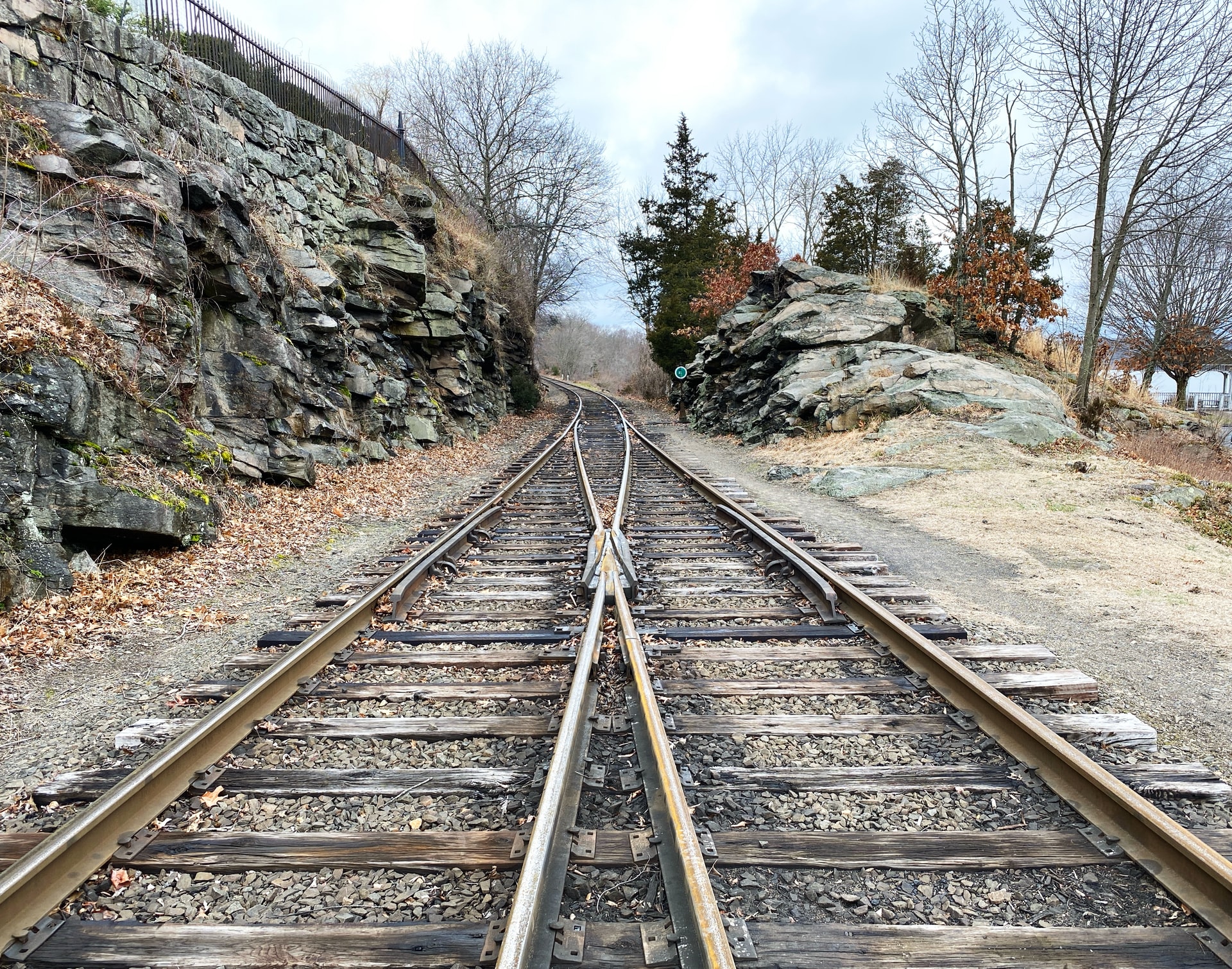 Train tracks joining