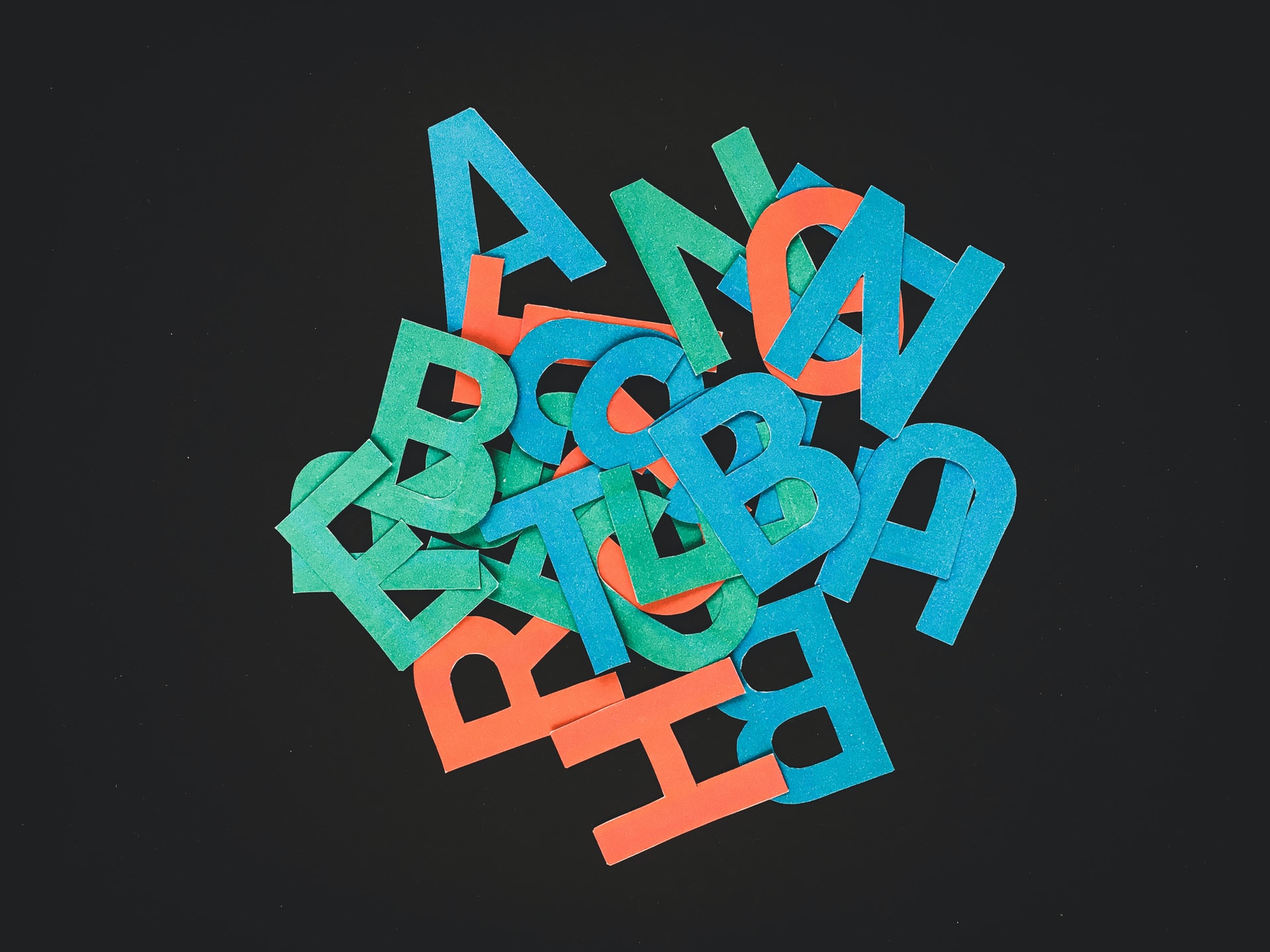 Sort array of objects by property value tutorial feature image