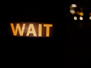 Wait traffic sign