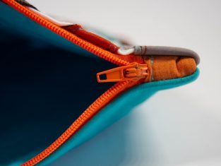 Zipper of laptop bag