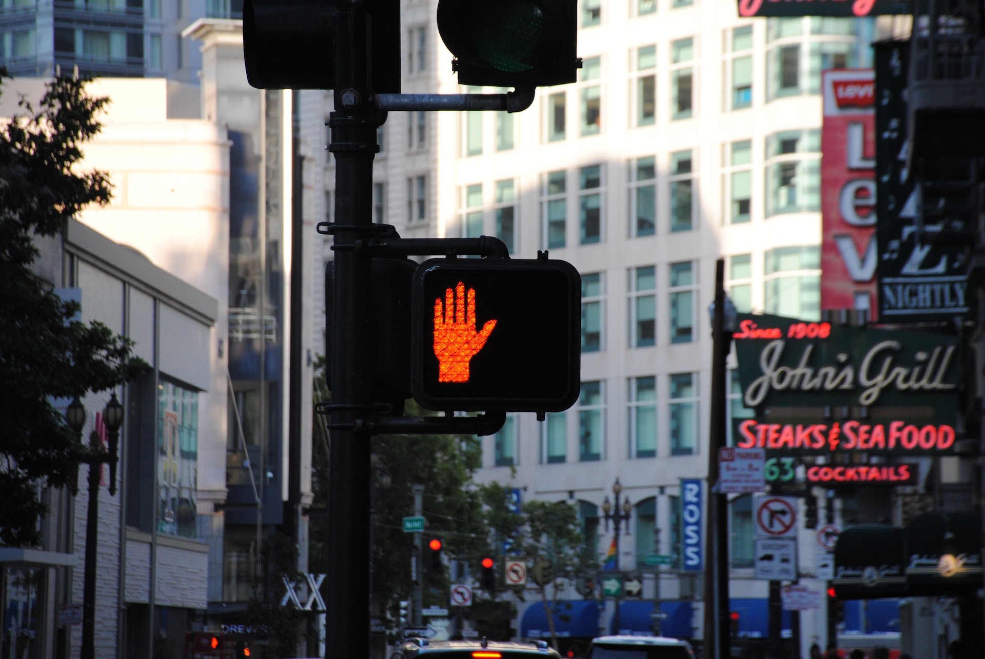 Stop sign traffic light